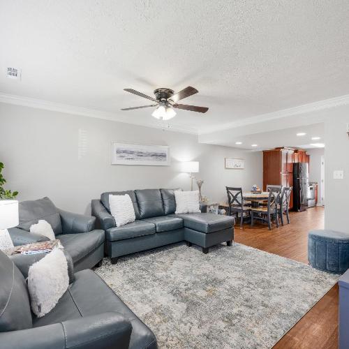 Image of Luxury 3BR3BA TWO KING BEDS Fast WiFi, Free Parking, 5mins-Liber