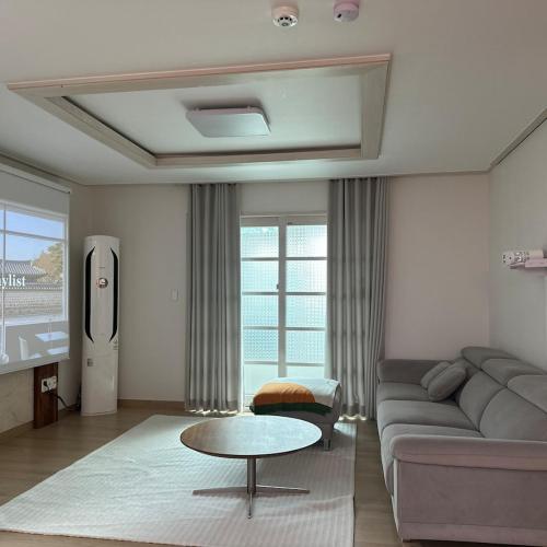 Image of Humming Stay, Incheon Airport 10 Min, Unseo Stn, Projector