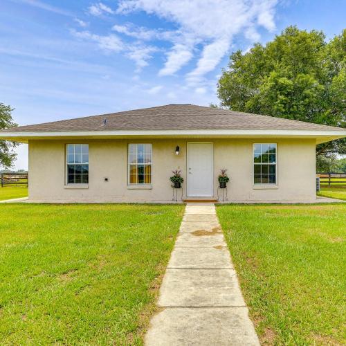 Idyllic Anthony Home: Riding Arena w/ Mirror Wall!
