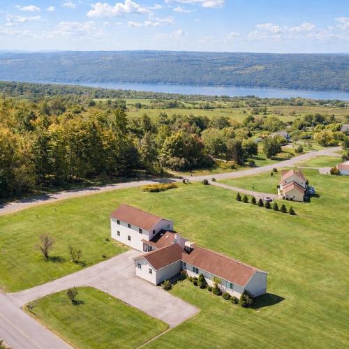 Image of Lake View Home, Sleeps 9, Near Cornell, Family Friendly, Free Pa
