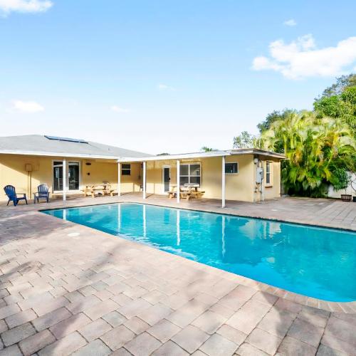 Image of Luxury Pool Retreat Sleep 17 Near Beach