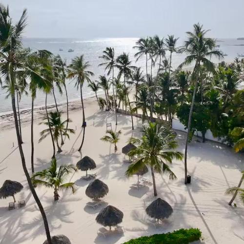 Sunshine studios at Playa Los Corales