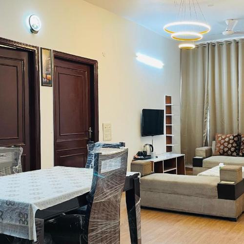 Kings Court Hotel Panchsheel Park