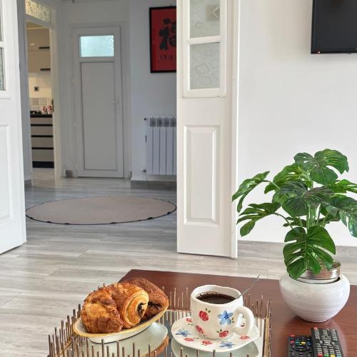 Image of Appartement F3 lumineux, confortable - Centre de Setif pour 8 pe