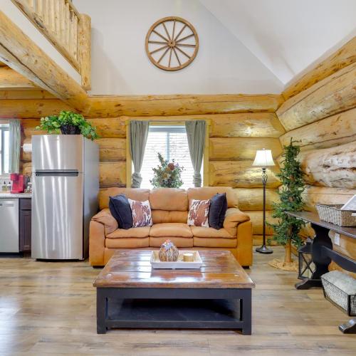 'Rustic Cliff Ranch' in Uintah Basin: Dogs Welcome