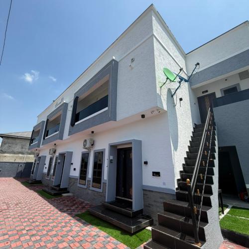 Image of House 9 Signature