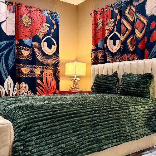 Image of La Chambre Rouge et Or