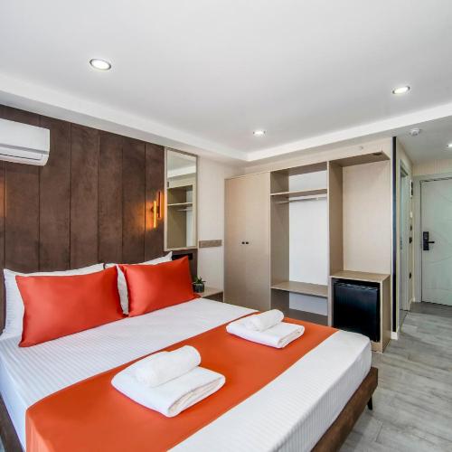 The Golden Park Hotel