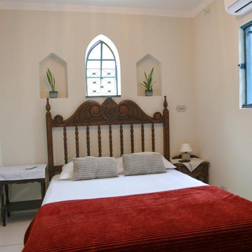 Hostel Castell Di Madre