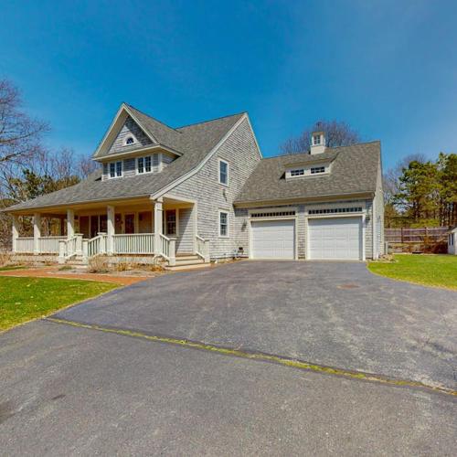 Cotuit Mannor