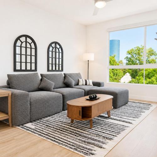 Stunning Haven with Pool Gym Parking Close to Disneyland