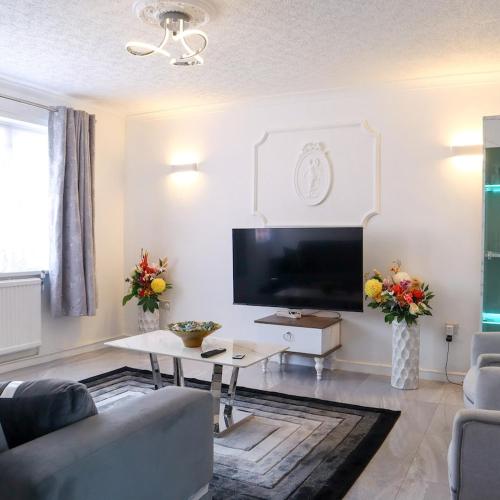 Modern 3-Bed Home by ExCeL Centre & City Airport