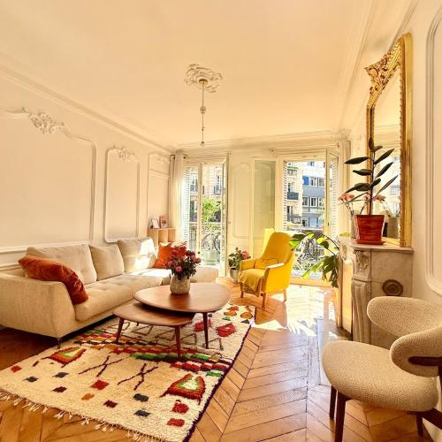 Elegant Haussmannian between