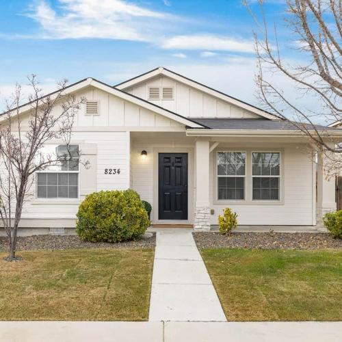 Boise Retreat, New, Hot Tub, Game Room