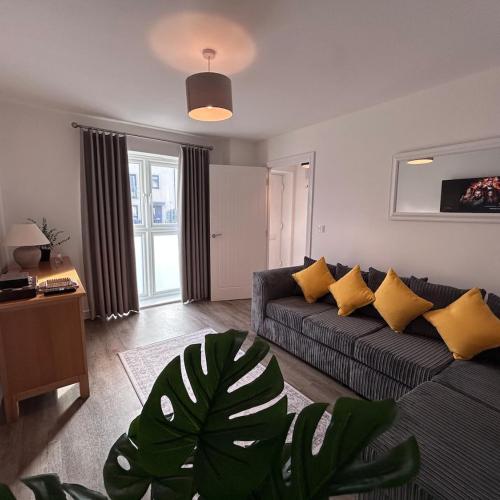 Image of Premium 4 bed house in Brockworth, Gloucester, 20 mins from Chel