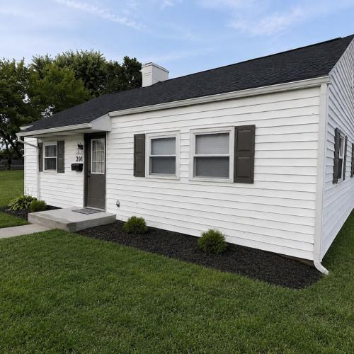 Modern 2BR Home Perfect for Work Trips or Long Stays