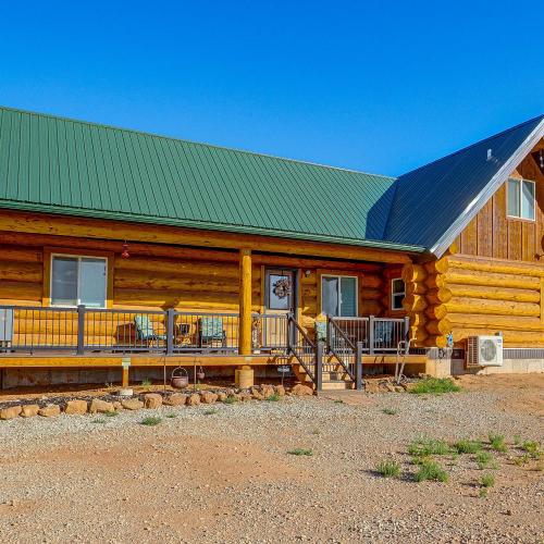 Explore Uintah Basin: 'Rustic Cliff Ranch A' Cabin