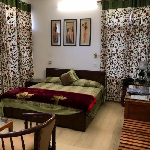 Image of Colonels Retreat