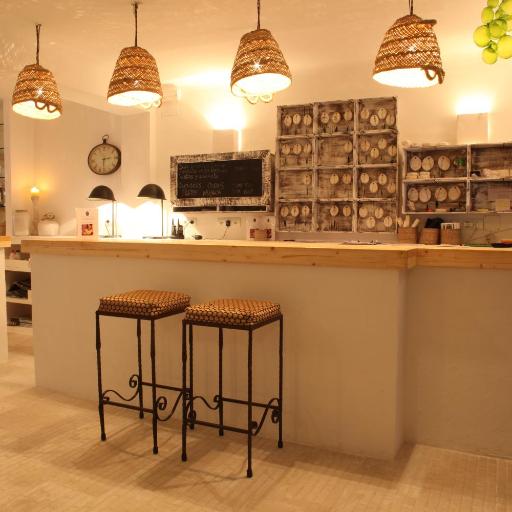 Juanita Hostal, undefined