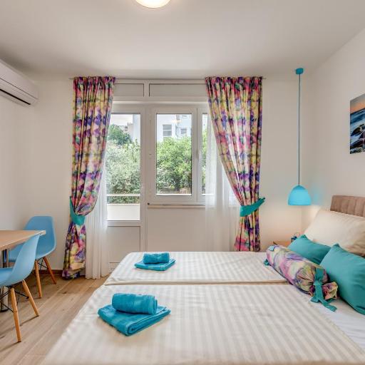 Coloured rooms, undefined