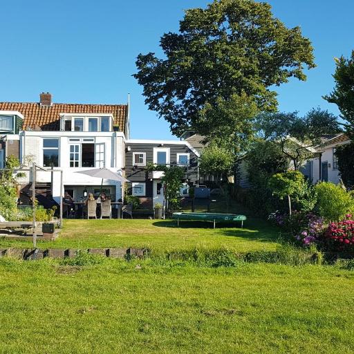 Edam, Garden Room with private entrance and rural view, undefined