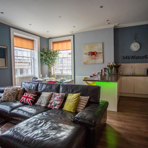 Most central luxury apartment - sleeps 4 & FREE parking!, undefined
