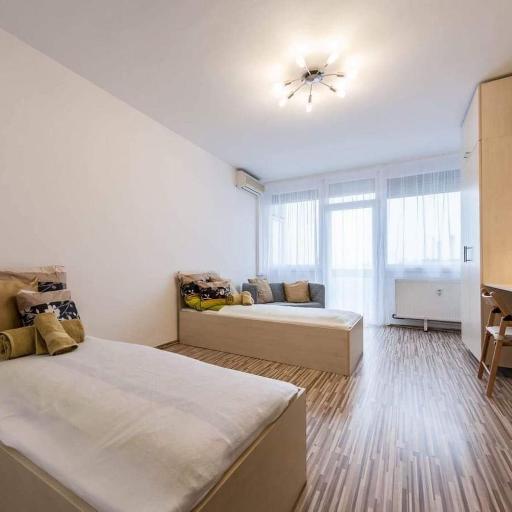 Central Home- Pesterzsébet, undefined