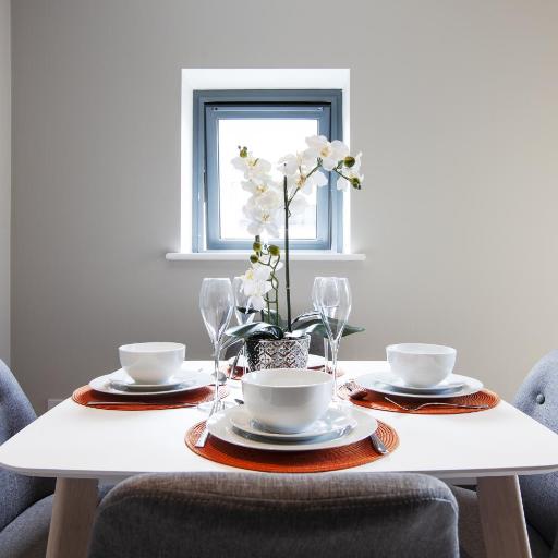 Stylish 1-Bedroom Apartment with Balcony & Free Parking in City Centre, undefined