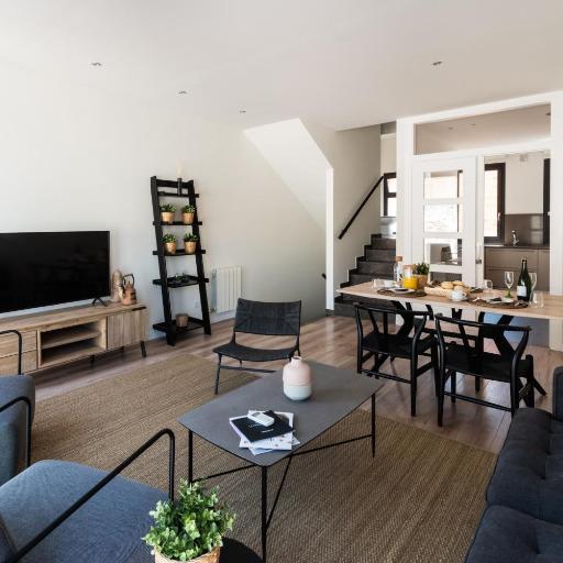 Petit Luxe Tobella Dreta, undefined