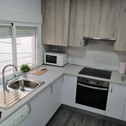 Dos Torres Frodo - Parking privado gratis, undefined