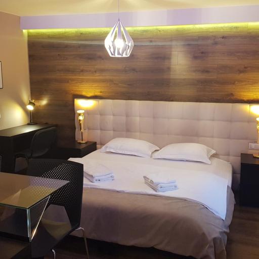 Daan Apartments, undefined