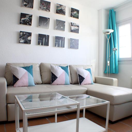 Apartamentos Arttyfal con parking y WiFi by SURYNIEVE, undefined