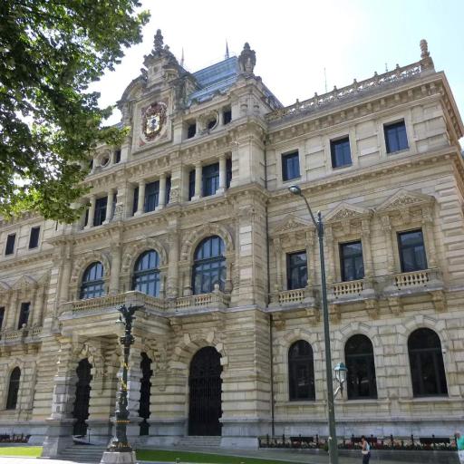 Habitación con baño privado en el centro de Bilbao, undefined