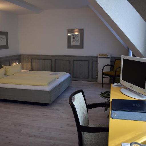 Avenue Hotel, undefined