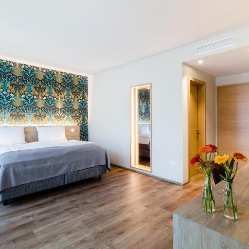 Hotel Martha, undefined