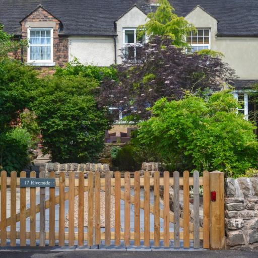 17 Riverside, undefined