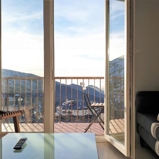 TODOSIERRANEVADA ZONA BAJA - EDIFICIO ATLAS - VISTAS A LA MONTANA - Junto a los Telecabinas, undefined