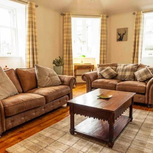 Spacious city centre apartment full of character, undefined