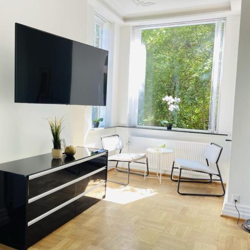 aday - Aalborg mansion - Open bright apartment with garden, undefined