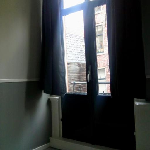 ALDO, not for parties, not a hotel, room with shared bathroom, no kitchen, undefined