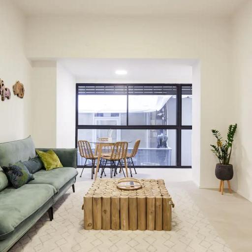 RENOVATED LARGE 3RM APARTMENT 5 MIN FROM THE BEACH, undefined