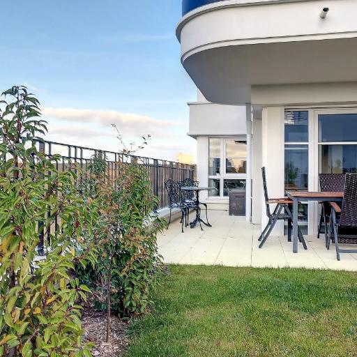 Apartment 2 bedroomed with Frozen view at Disneyland Paris, garden and private parking, undefined