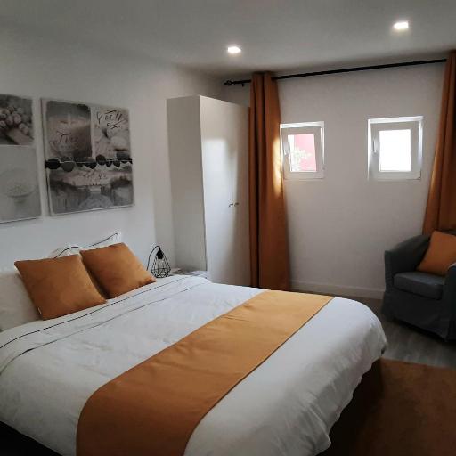 Encarnação Home, undefined