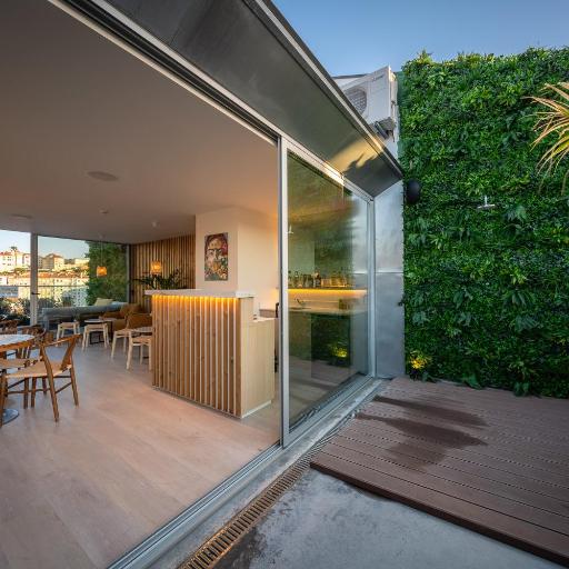 We Hate F Tourists, undefined