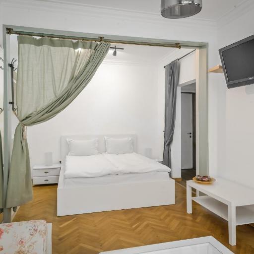 Floral Studio Retreat in Sofia City Center by Flat Mаnager, undefined