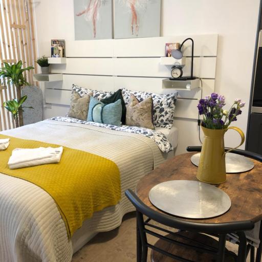 Studio Flat, undefined