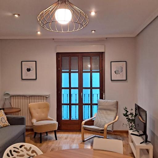 4AgostoPlace, undefined