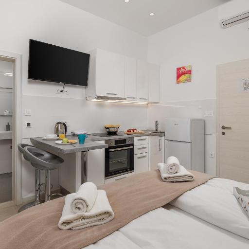 Lux Apartments, undefined