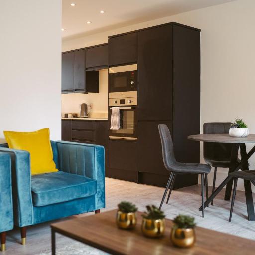 Apartment 6 3 bedrooms, sleeps x 6, undefined