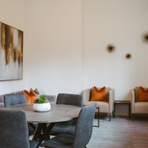 Apartment 7 1 bedroom, sleeps x 4, undefined